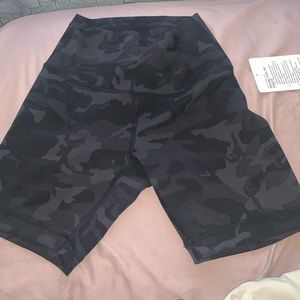 Wunder train Lululemon 6’ shorts